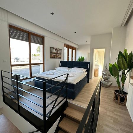 Luxury Penthouse At The Historical Centre With Free Parking Apartment บราติสลาวา ภายนอก รูปภาพ