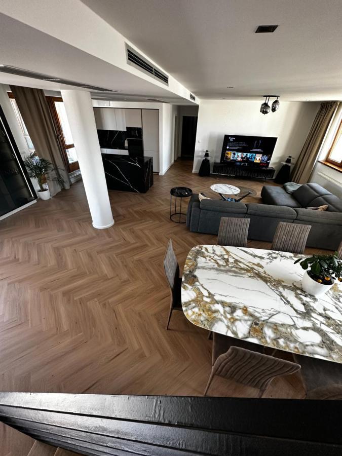 Luxury Penthouse At The Historical Centre With Free Parking Apartment บราติสลาวา ภายนอก รูปภาพ